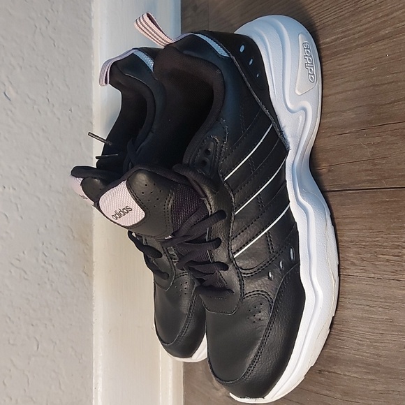 Adidas Womens Black Strutter Shoes Size 8.5 - Picture 1 of 7